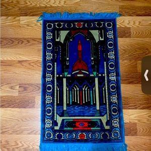 Vintage Vefateks Like New Prayer Rug. Never Been Used